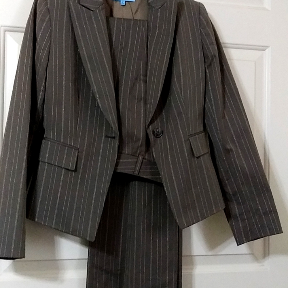 CLASSY PIN-STRIP PANT SET